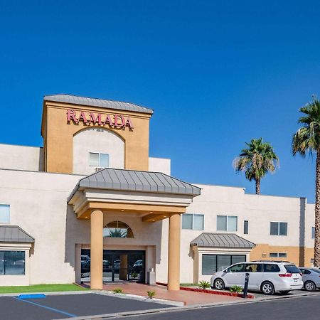 Ramada By Wyndham Bakersfield Exterior foto