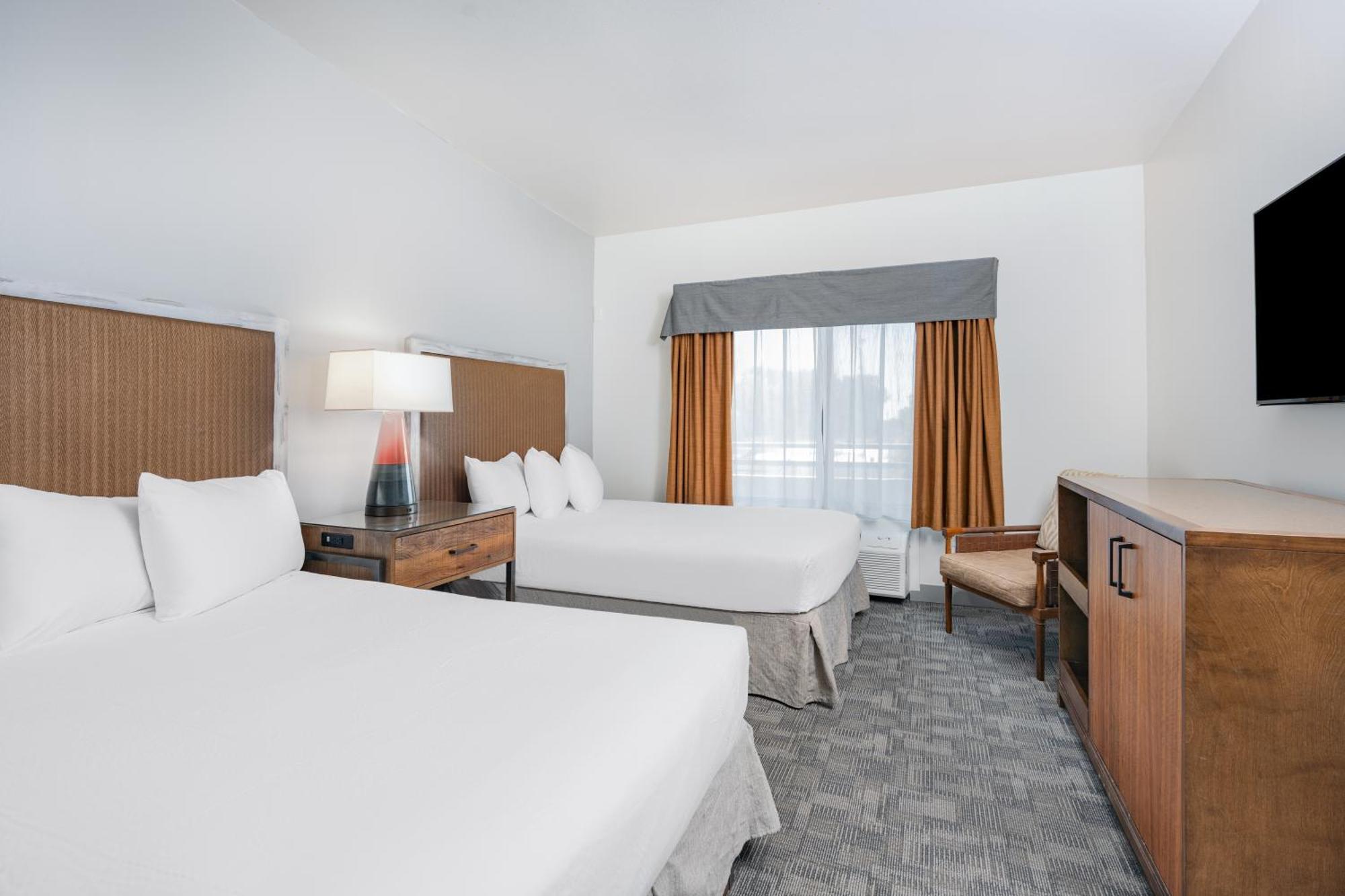 Ramada By Wyndham Bakersfield Exterior foto