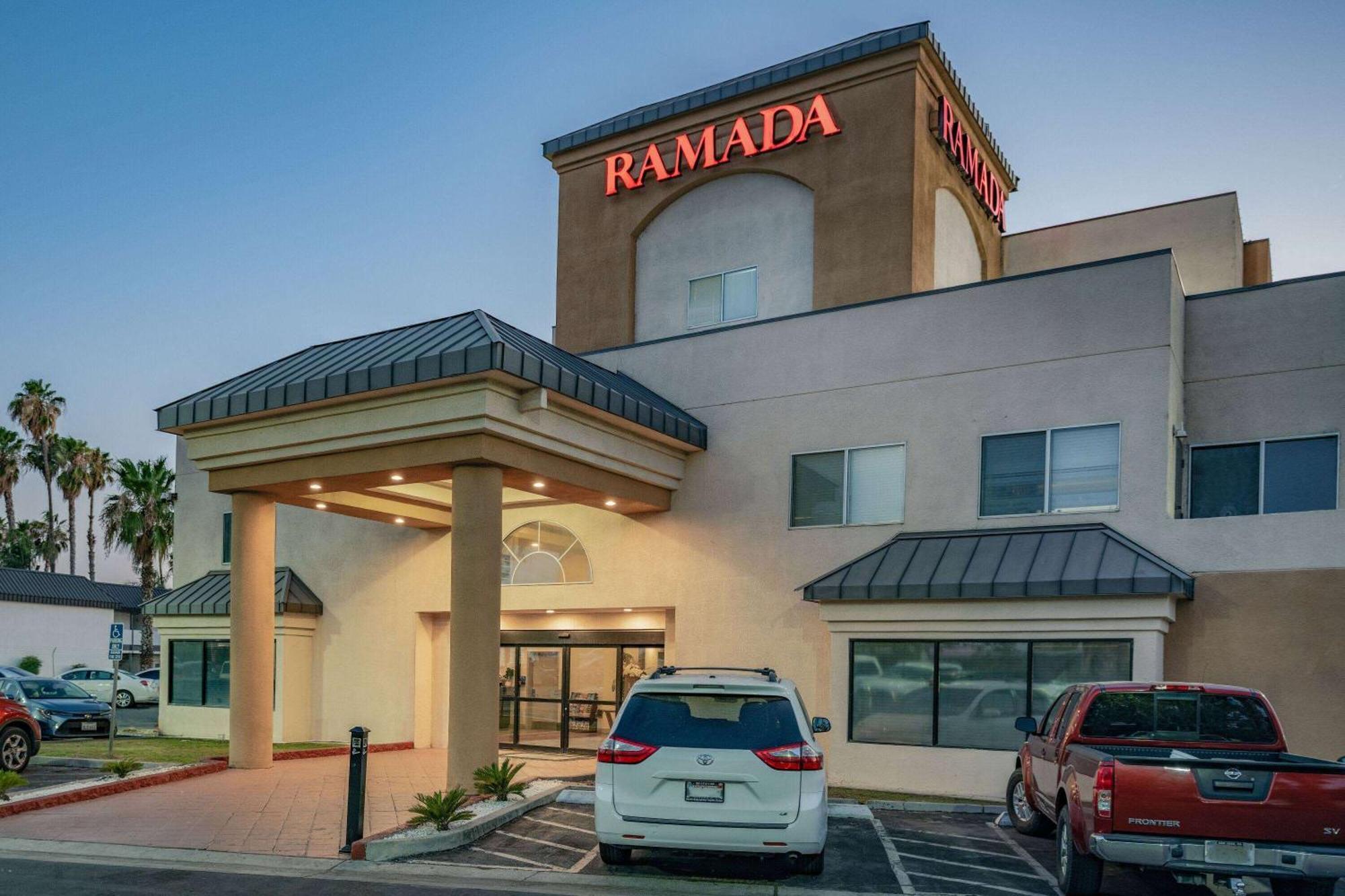 Ramada By Wyndham Bakersfield Exterior foto