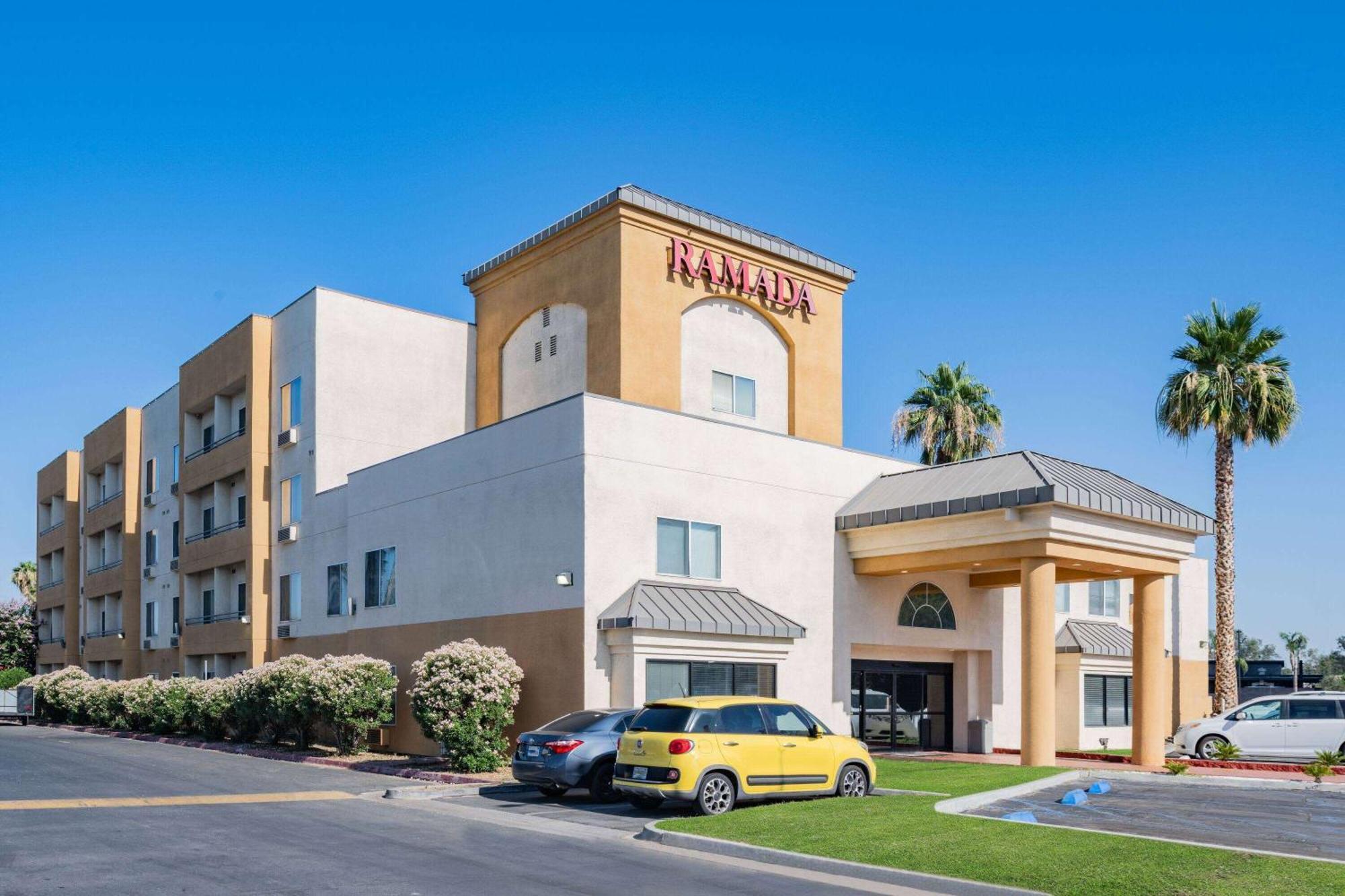 Ramada By Wyndham Bakersfield Exterior foto